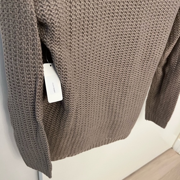 NWT Ladies Knit Sweater - Picture 3 of 4